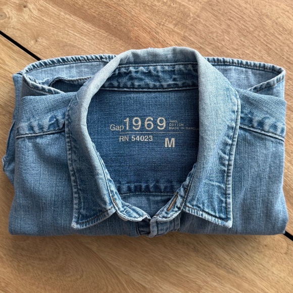 Gap | M | Sleeveless Denim Shirt - Picture 11 of 11